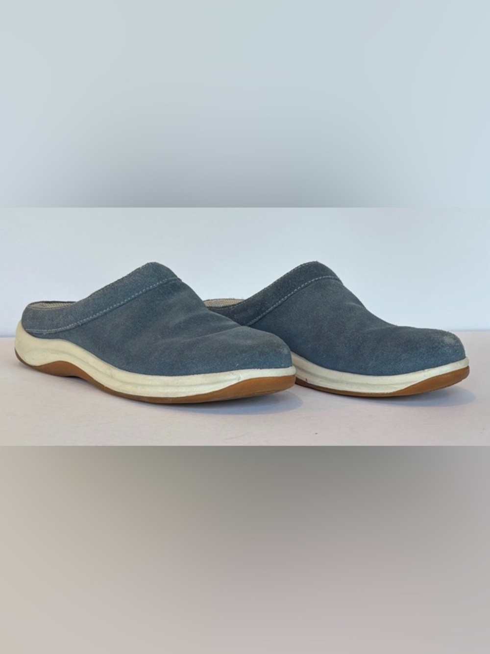 Lands’ End Blue Suede Slip-On Clogs / Mules / Sneakers.  Size 7